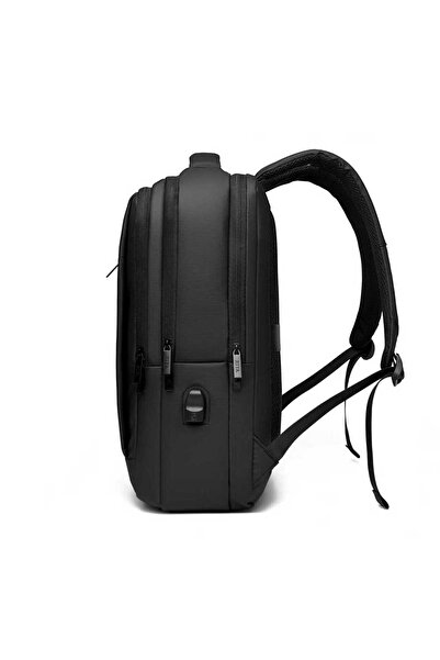 RIYA حقيبة ظهر مقاومة للماء للكمبيوتر المحمول مزودة بمنفذ USB - حقيبة سفر/مدرسة سوداء للرجال والنساء