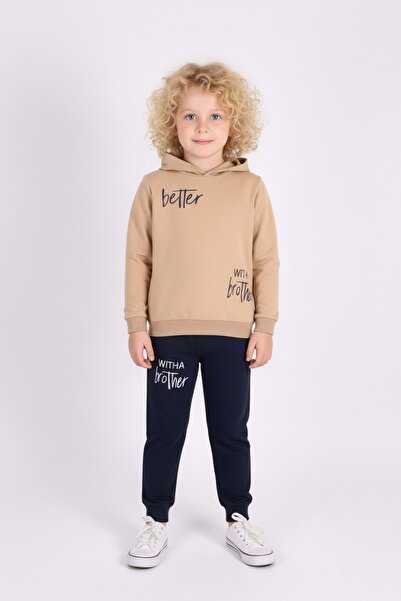 Mnk Baby&Kids Παιδική φόρμα με κουκούλα με στάμπα για αγόρια - ΑΝΟΙΧΤΟ ΚΑΦΕ M...