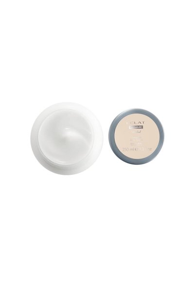 Oriflame Eclat Femme Weekend Perfumed Body Cream 250ml.