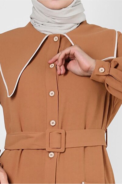 Alvina ΤΟΥΝΙΚ ΚΑΤΑΣΚΕΥΑΣΜΕΝΟ ΜΕ ΛΕΠΤΟΜΕΡΗ ΚΟΛΑΡΙΟ ΚΑΙ ΤΣΕΠΕΣ ΜΕ ΖΩΝΗ 43907