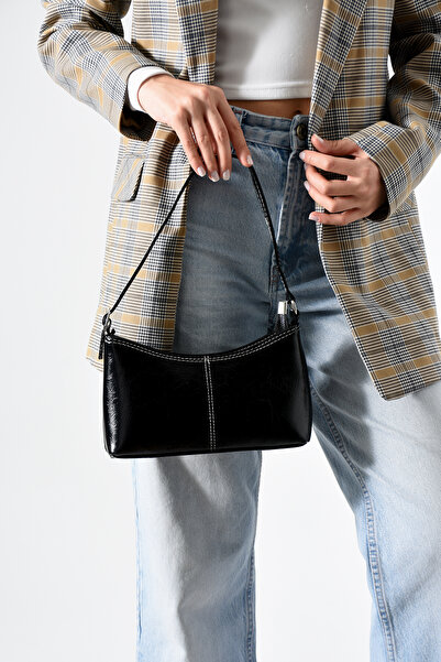 bahwar حقيبة كتف موديل باجيت ملونة