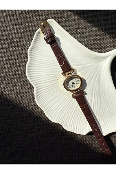 rubsey ساعة يد نسائية كلاسيكية من الجلد بتصميم كلاسيكي مربع صغير