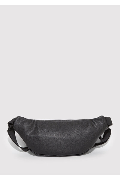 Mavi Schwarze Gürteltasche 0911938-900