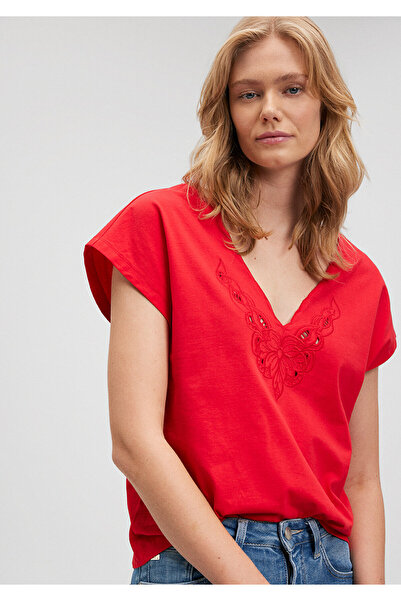 Mavi Embroidery Detailed Red T-Shirt Regular Fit / Regular Fit 1612303 -70467