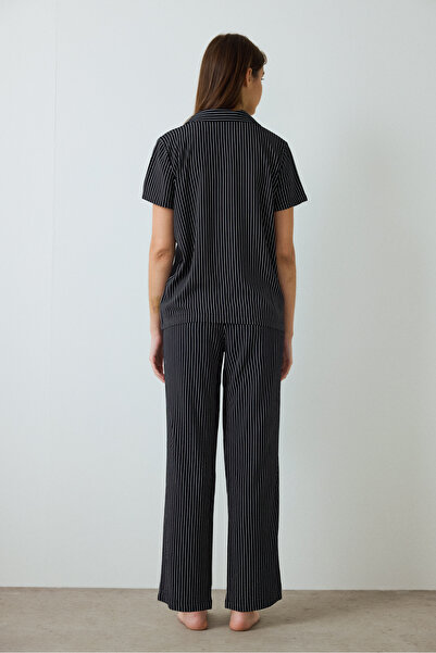 Penti Siyah Çizgili Gömlek Yaka Kısa Kollu Pijama Takımı