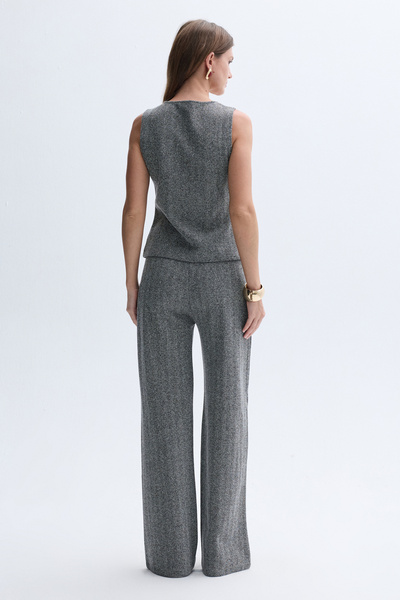 Mudo Fitted Square Neck Sleeveless Jacket