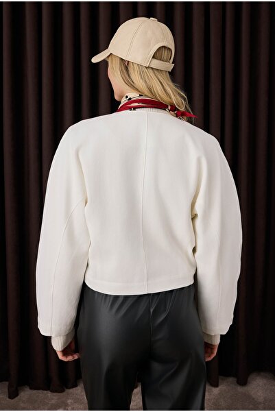 HEQA Памучно двуредно екрю яке