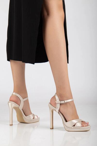 ALTIN TOPUK Kadın Bej Saten Platformu Topuklu Ayakkabı