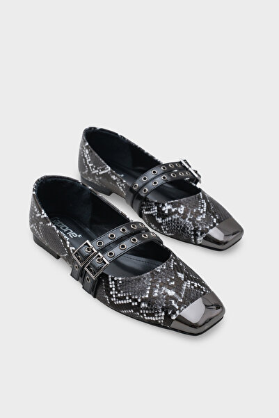 Capone Outfitters Erinn Metal Blunt Toe Stone Ballerinas