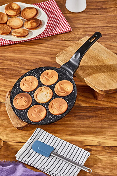 Home مقلاة بانكيك بوجه مبتسم 27 سم - مقلاة جرانيت غير لاصقة بوجه مبتسم