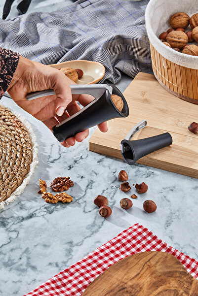 HMB Home كسارة الجوز