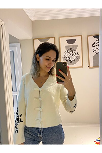 Astrea Butik سترة تريكو إكرو مطرزة الأكمام