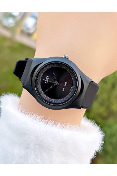 Q&Q 10 Atm Su Geçirmez Silikon Kordonlu Siyah Kadın Genç Kız Kol Saati