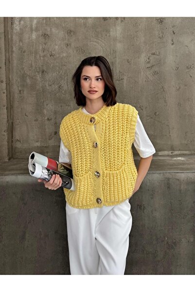 MAXXANA Gold Buttoned Knitted Sweater Vest