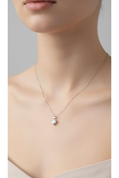 Aksesuar قلادة من الفولاذ بحجر واحد على شكل قلب