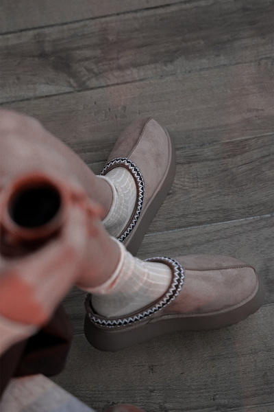 Marjin Жіночі криті повсякденні зимові капці Furenta норкові замшеві з товстою підошвою