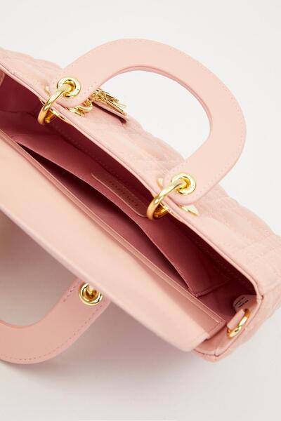 Levidor Рожева прямокутна модель сумочки з аксесуарами