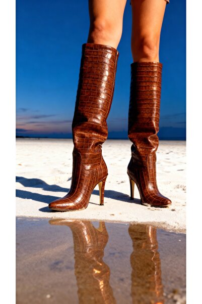 Limeo Λεπτές ψηλοτάκουνες γυναικείες μπότες από λουστρίνι σε καφέ χρώμα πάνω από το γόνατο