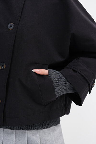 Addax Kapüşonlu Düğmeli Kısa Trençkot TR7655