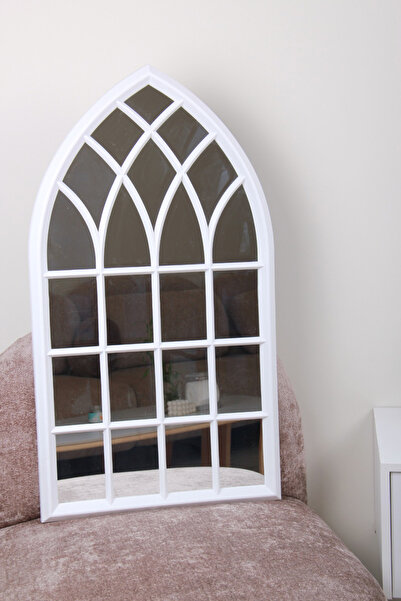 Generic An elegant mirror with a luxurious frame adds a touch of sophistication to any space. 92 x 51 cm