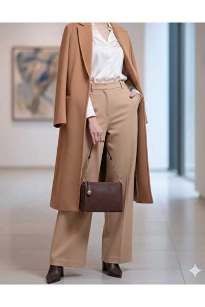 Senna Collection geanta din piele intoarsa este foarte eleganta si convenabila