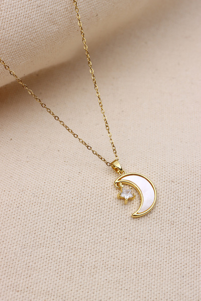 LA PERRY ACCESSORIES PEARLED MOON FIGURE GOLD STEEL NECKLACE
