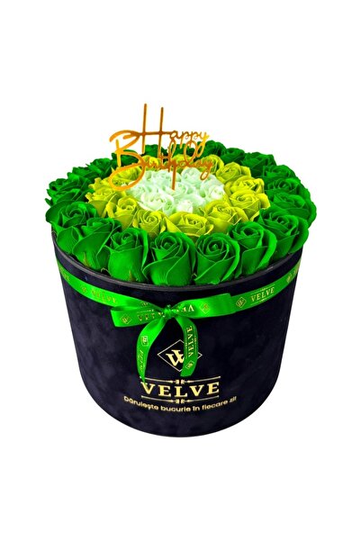 velve Aranjament Floral Majestic, cu trandafiri din sapun in 3 nuante de verd...