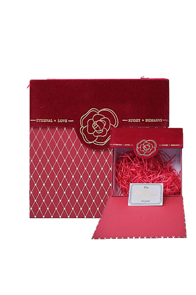 velve Cutie pentru cadouri, din catifea cu detalii aurii si mesaj, Rosu/Auriu