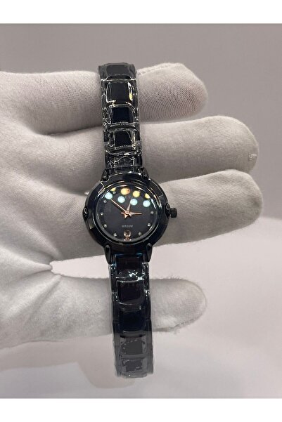 CN Elegant women's watch with a silver metal bracelet and black dial