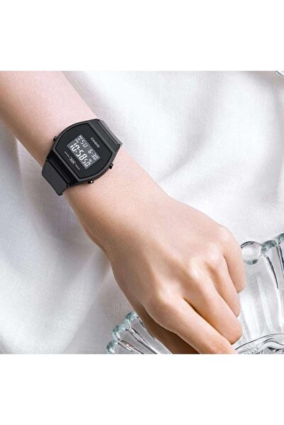 Casio LW-204-1BEF 35mm watch