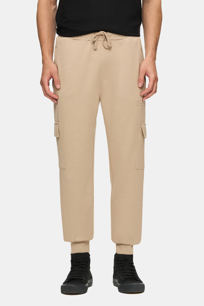 UCLA Ανδρικό παντελόνι φόρμας DALEY Dark Beige πλαϊνή τσέπη τεμαχίων με στάνταρ εφαρμογή εκτύπωσης γκόφρε