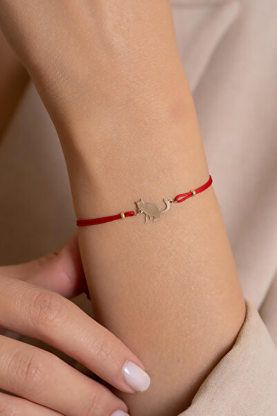 AMES GOLD KUYUMCULUK 14 Ayar Altın Minik Kedi Tasarımlı Kırmızı İp Bileklik