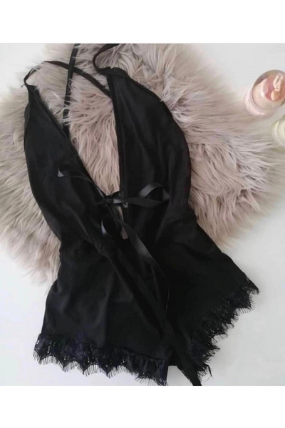 Sendy Μαύρο κορμάκι με δαντέλα