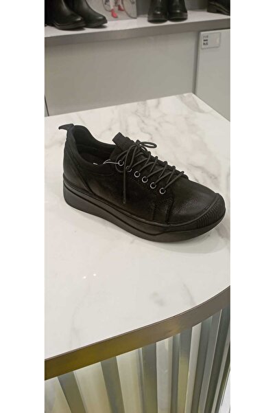 Venüs 1701 Genuine Leather Orthopedic Flat Sole Shoes with Rubber Lacing Detail