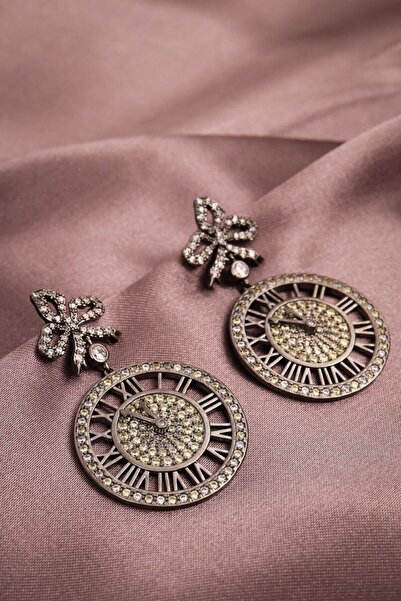 LA PERRY ACCESSORIES أقراط على شكل ساعة من حجر أنثراسايت