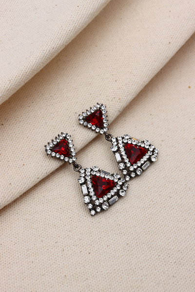 LA PERRY ACCESSORIES أقراط سهرة مثلثة الشكل مرصعة بالأحجار