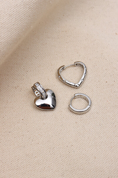 LA PERRY ACCESSORIES أقراط ذهبية مكونة من 3 قطع على شكل قلب وأحجار VIP