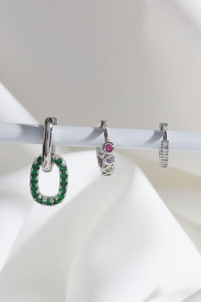 LA PERRY ACCESSORIES مجموعة VIP مكونة من 3 أقراط فضية مرصعة بالأحجار الخضراء