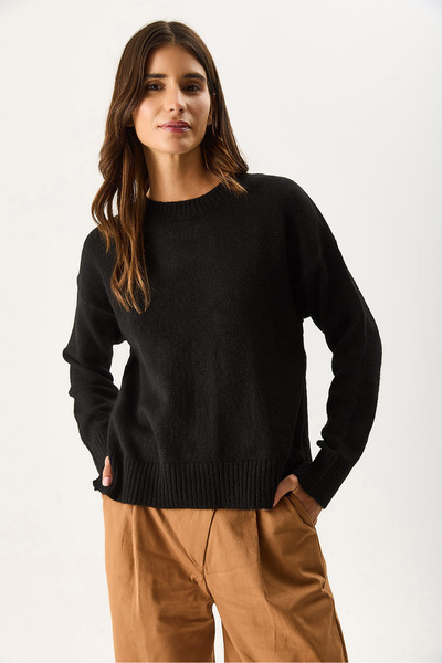 VENA Women's Anita Crew Neck Knit Sweater - Black