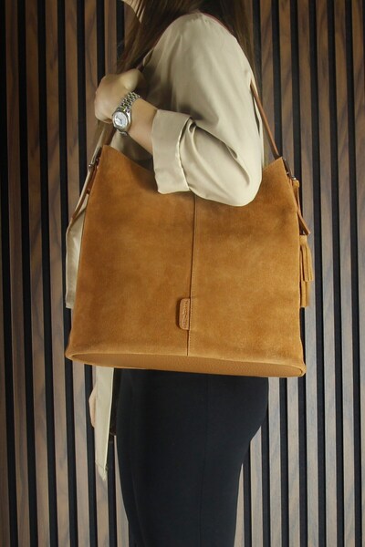 Erkan Saçmacı Tan Genuine Cowhide Suede Tasseled Magnetic Closure Large Size Daily Shoulder Bag and Handbag