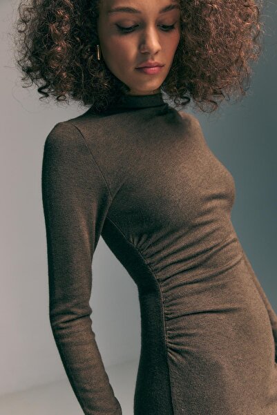 Stradivarius Triko midi elbise