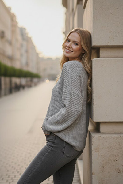 Marvine Women's Gray V-Neck Comfortable Fit Knit Sweater