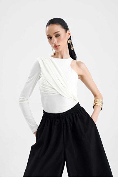 GACA COLLECTION OLİNDA Ekru Drapeli Tek Kol Asimetrik Kadın Body