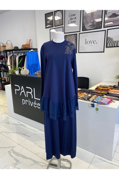 Nurcan Çetin طقم مكون من قطعتين بتفاصيل من الشيفون باللون الأزرق الداكن