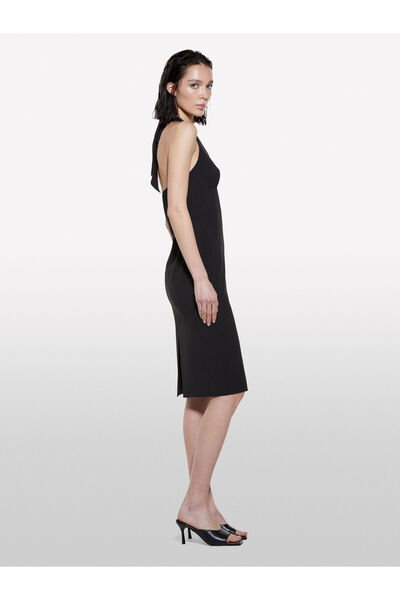 Sisley Kadın Pamuk Karışımlı Arkası Yırtmaçlı Halter Yaka Elbise 325P4QCPLV07A-SIS100