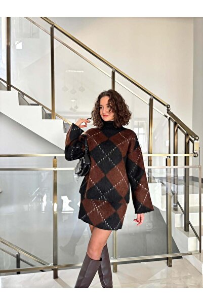 Sude Kızanlıklı Baklava Pattern Mock Neck Sweater Skirt Set