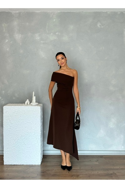 Nesil Tek Omuz Eteği Asimetrik Kesim Vücudu Saran Uzun Lunara Gece Elbisesi