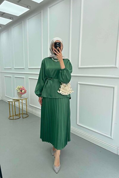 Pardesü Dünyası Boynu Taşlı Piliseli Etek Takım Zümrüt Yeşili