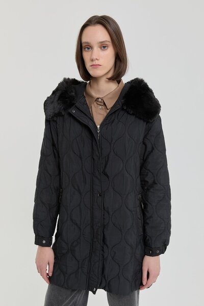 Nihan İnce Kapitone Kürk Kapşonlu Kap Siyah