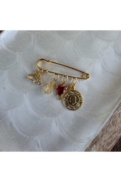 cadeaccessories Kırmızı Kalp Charmlı Altın Rengi İğne